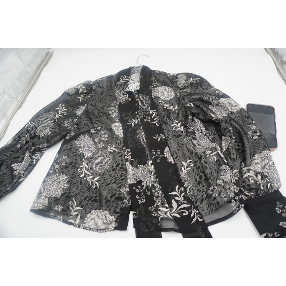 Walter Baker Black & White Floral Botanical Print Blouse Ruffle Tie Neck Size S - Picture 8 of 8